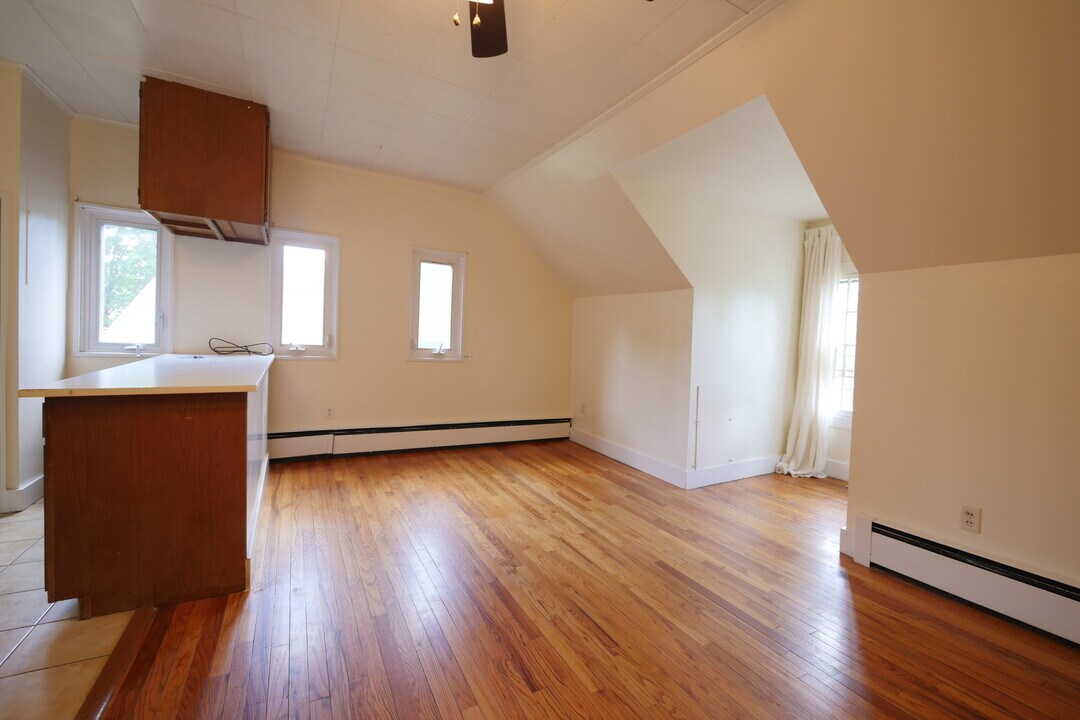 723 W South St, Unit 5 in Kalamazoo, MI - Building Photo