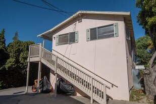 314 W Mission St, Unit 14C in Santa Barbara, CA - Building Photo