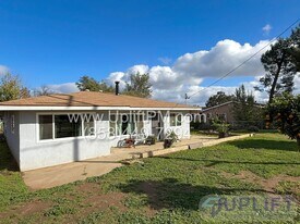 1831 Lilac Rd in Ramona, CA - Building Photo