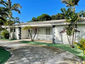1400 E Hawthorne Cir in Hollywood, FL - Building Photo