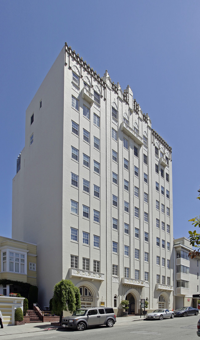 Pacific Heights: Expansive 2nd Floor Flat ...