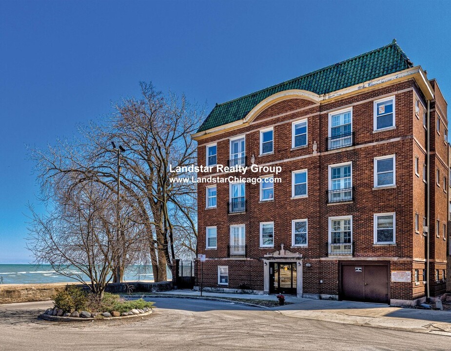 1055 W Pratt Blvd, Unit 3A in Chicago, IL - Building Photo