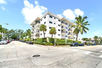 1428 Euclid Ave in Miami Beach, FL - Foto de edificio - Building Photo