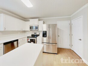 11802 Village Pond Dr in Charlotte, NC - Building Photo - Building Photo