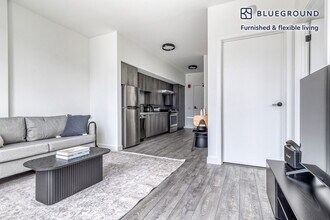 834 W Monroe St-Unit -FL13-ID628 in Chicago, IL - Building Photo - Building Photo