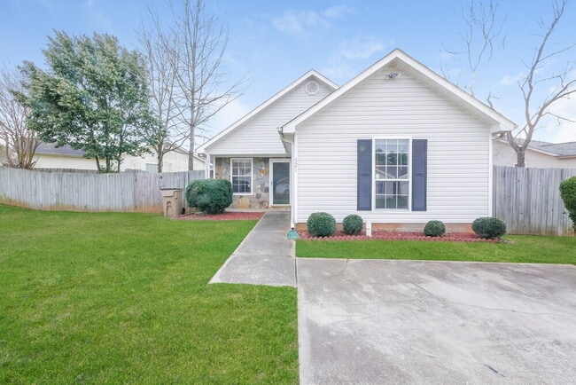 property at 521 Lakecourt Dr