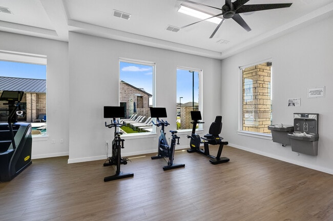 Yardly Cross Creek Meadows in Celina, TX - Foto de edificio - Building Photo