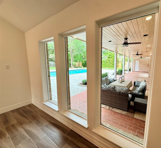 11314 Williamsburg in Houston, TX - Building Photo - Building Photo