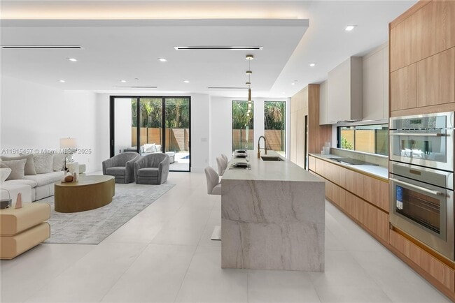 1825 NE 26th Ave in Fort Lauderdale, FL - Building Photo - Building Photo