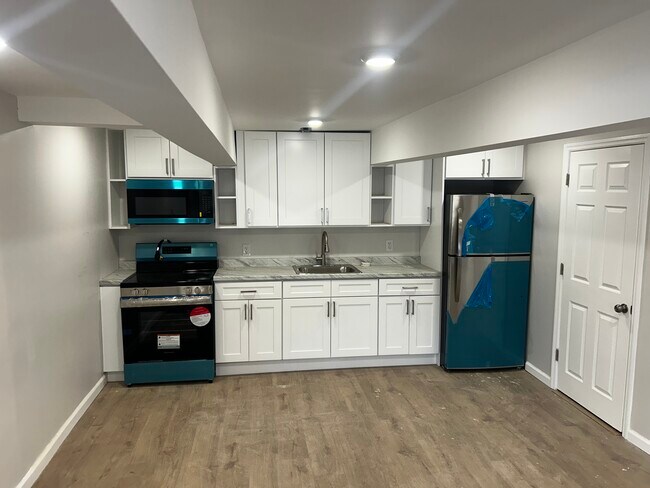 982 S Schodack Rd, Unit 2 in Castleton On Hudson, NY - Building Photo - Building Photo