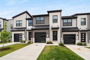 1121 Riverbrook Dr in Gallatin, TN - Building Photo