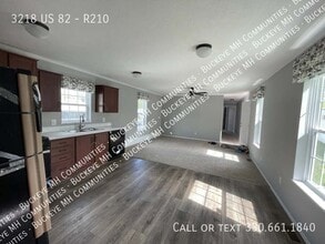 3218 OH-82 in Mantua, OH - Building Photo - Building Photo