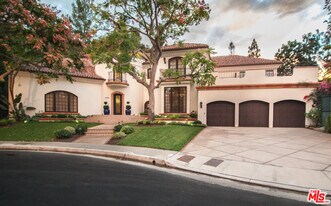 12140 Summit Ct in Beverly Hills, CA - Building Photo