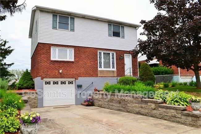 property at 301 Meadowlark Ln