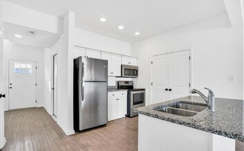 6126 Goalby Dr in Louisville, KY - Building Photo - Building Photo