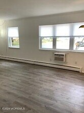 14 Windsor Terrace in Freehold, NJ - Building Photo - Building Photo
