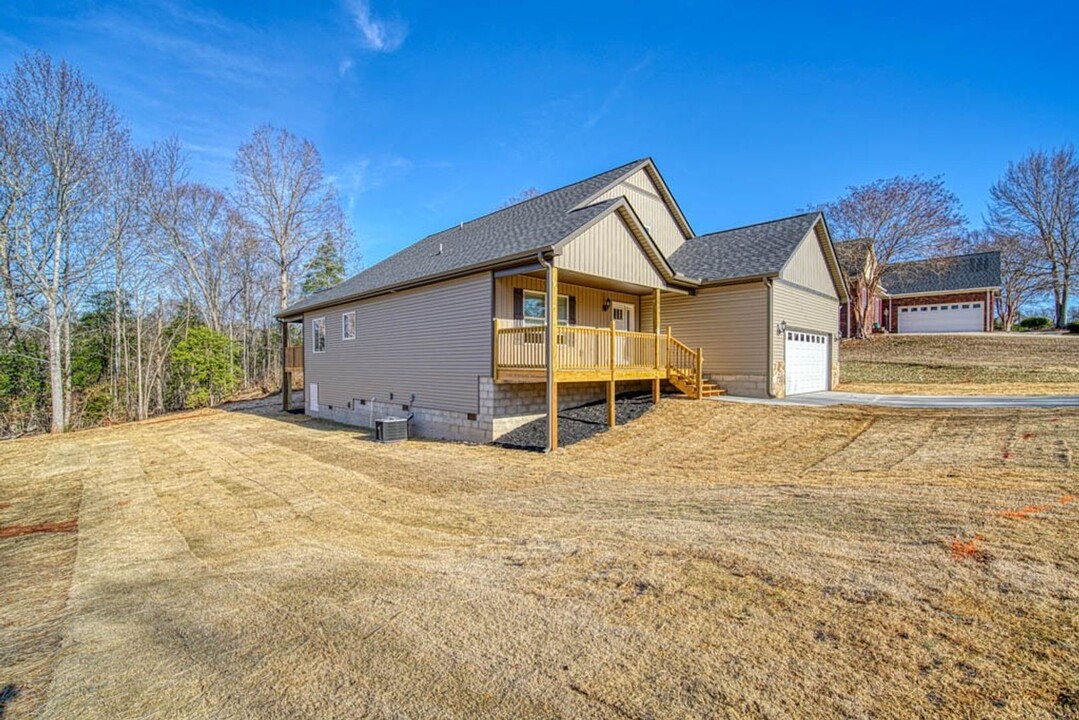 190 Tymberbrook Dr in Lyman, SC - Building Photo