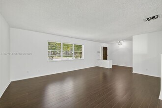 770 SE Hollahan Ave in Port St. Lucie, FL - Building Photo - Building Photo