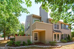 12 Meadow Ln, Unit 1B in New Hope, PA - Building Photo