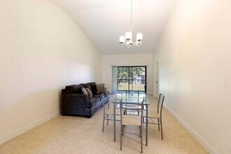 321 Olivewood Pl in Boca Raton, FL - Building Photo - Building Photo