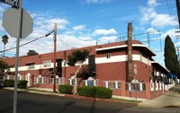 Mi Primera Casa in Los Angeles, CA - Foto de edificio - Building Photo