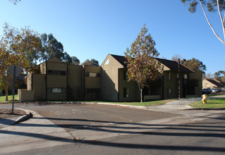 Mesa Apartment Campus in La Jolla, CA - Building Photo - Building Photo