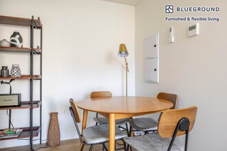 611 N Virgil Ave in Los Angeles, CA - Building Photo - Building Photo