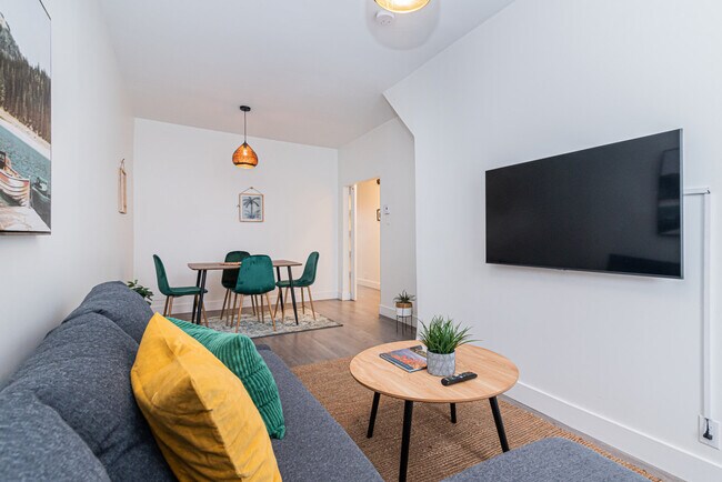 property at 4008 Rue Hochelaga