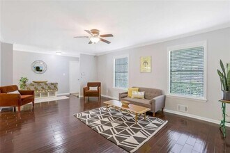 3211 Flamingo Dr in East Point, GA - Building Photo - Building Photo