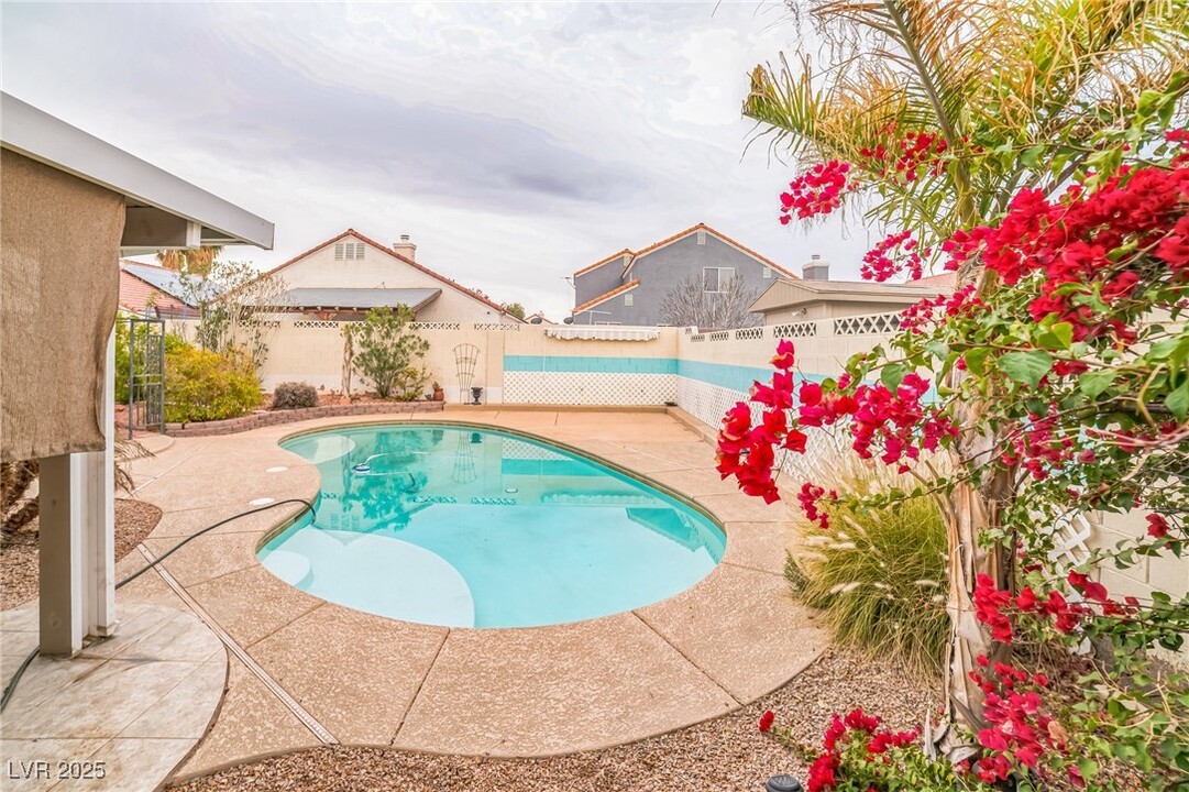 1129 Broad View Ct in North Las Vegas, NV - Foto de edificio