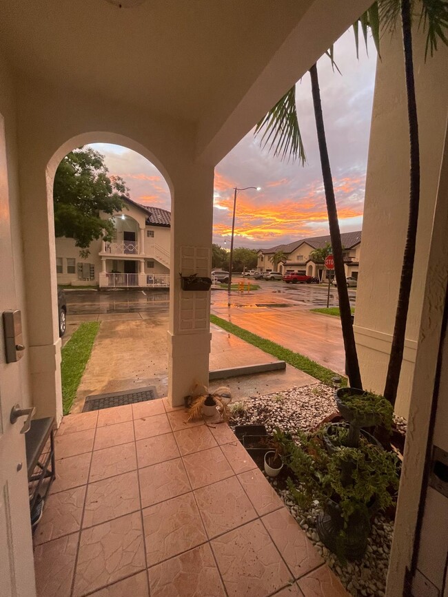 8851 NW 110th Pl, Unit Room 1 in Doral, FL - Building Photo - Building Photo