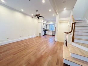 34 Spring St, Unit 34 in Cambridge, MA - Building Photo - Building Photo