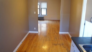 2322 N Spaulding Ave, Unit 2334.5-2A in Chicago, IL - Foto de edificio - Building Photo