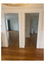 994 Somerville St, Unit 2 in Manchester, NH - Foto de edificio - Building Photo