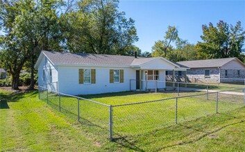1109 B St in Barling, AR - Building Photo - Building Photo