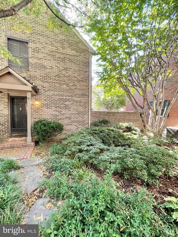 1208 W Abingdon Dr in Alexandria, VA - Building Photo - Building Photo
