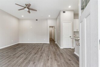 1321 E 35th St-Unit -A in Houston, TX - Building Photo - Building Photo