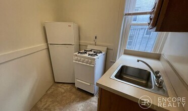 143 Park Dr, Unit 37 in Boston, MA - Foto de edificio - Building Photo