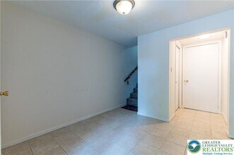 8315 Countryside Ln in Fogelsville, PA - Foto de edificio - Building Photo