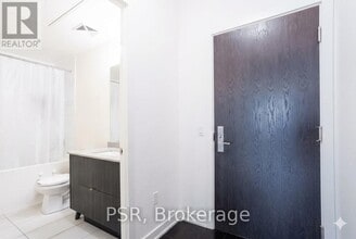 330 Richmond St W in Toronto, ON - Building Photo - Building Photo