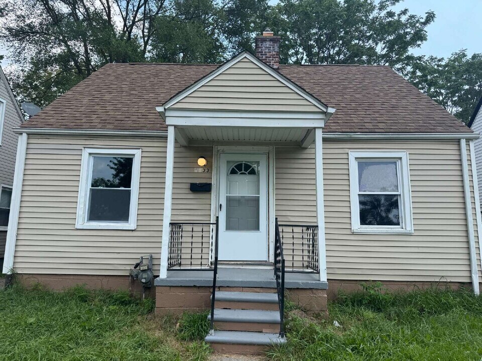 4133 Moore St in Inkster, MI - Building Photo