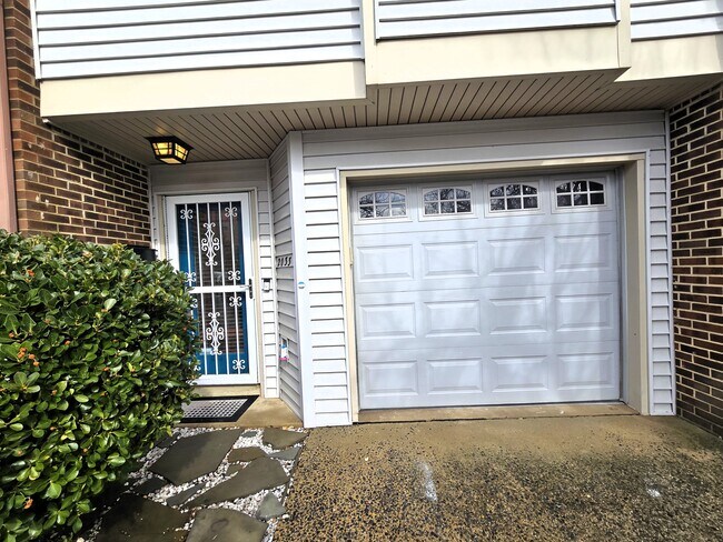 2033 N Cameron St in Arlington, VA - Building Photo - Building Photo