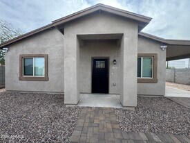2814 E Roeser Rd in Phoenix, AZ - Building Photo