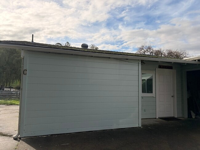 863 Atherton Ave in Novato, CA - Building Photo - Building Photo