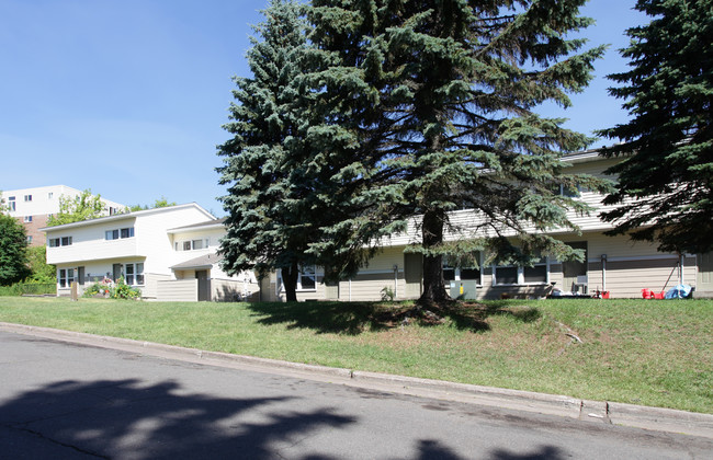 Windwood Townhomes in Duluth, MN - Building Photo - Building Photo