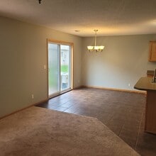 27 Arbor Ln in Farmington, MN - Building Photo - Building Photo