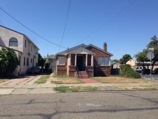 1261 102nd Ave in Oakland, CA - Building Photo