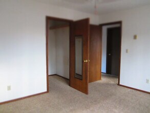 701 Monroe St N, Unit Apt #3 in Hudson, WI - Building Photo - Building Photo