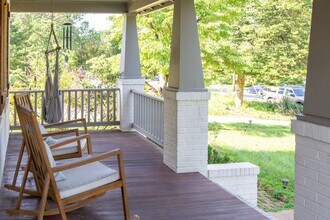 2406 Jefferson Park Ave in Charlottesville, VA - Building Photo - Building Photo