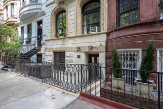23 W 87th St in New York, NY - Building Photo - Building Photo